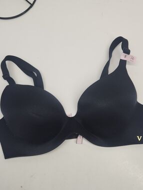Victoria's Secret Black Smooth T-Shirt Bra with Pink Accent Tags 34C NWT